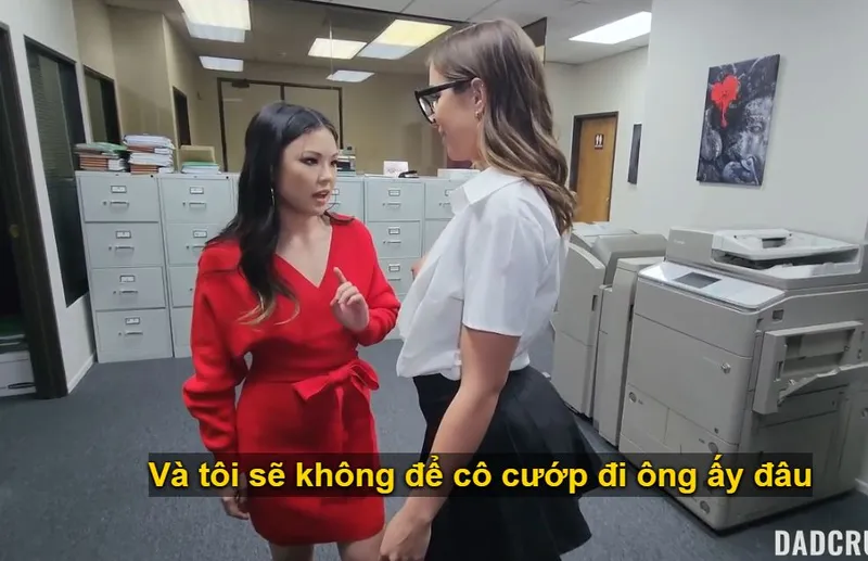 Người phụ nữ đi làm bảo hiểm xe nào ngờ gặp những kẻ đồi bại